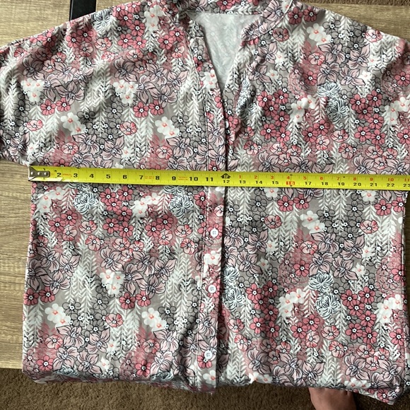 Collared shirt, Floral, Button down, size Large - Picture 3 of 10